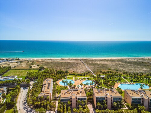 Comfortable apartment in an exclusive resort