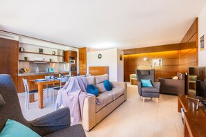 TV, DVD player - Comfortable apartment in an exclusive resort (Albufeira)