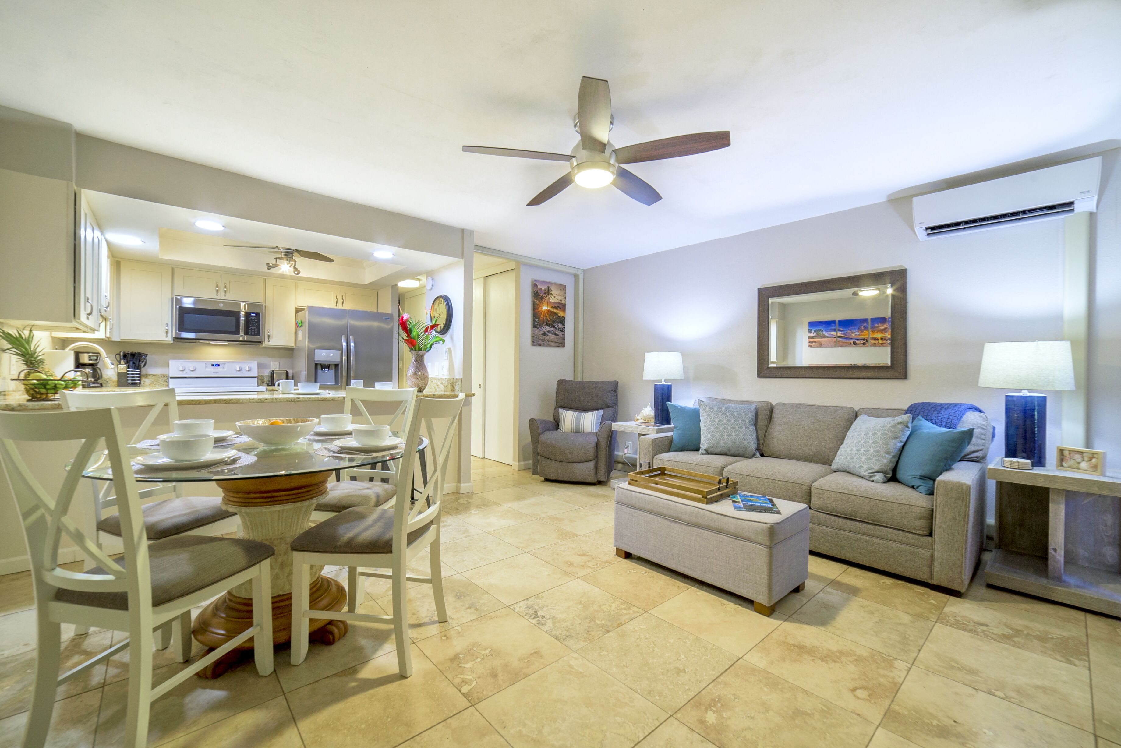 Oceanfront Complex - Newly Remodeled, steps to Beach & Pool, w/ New AC, Wifi