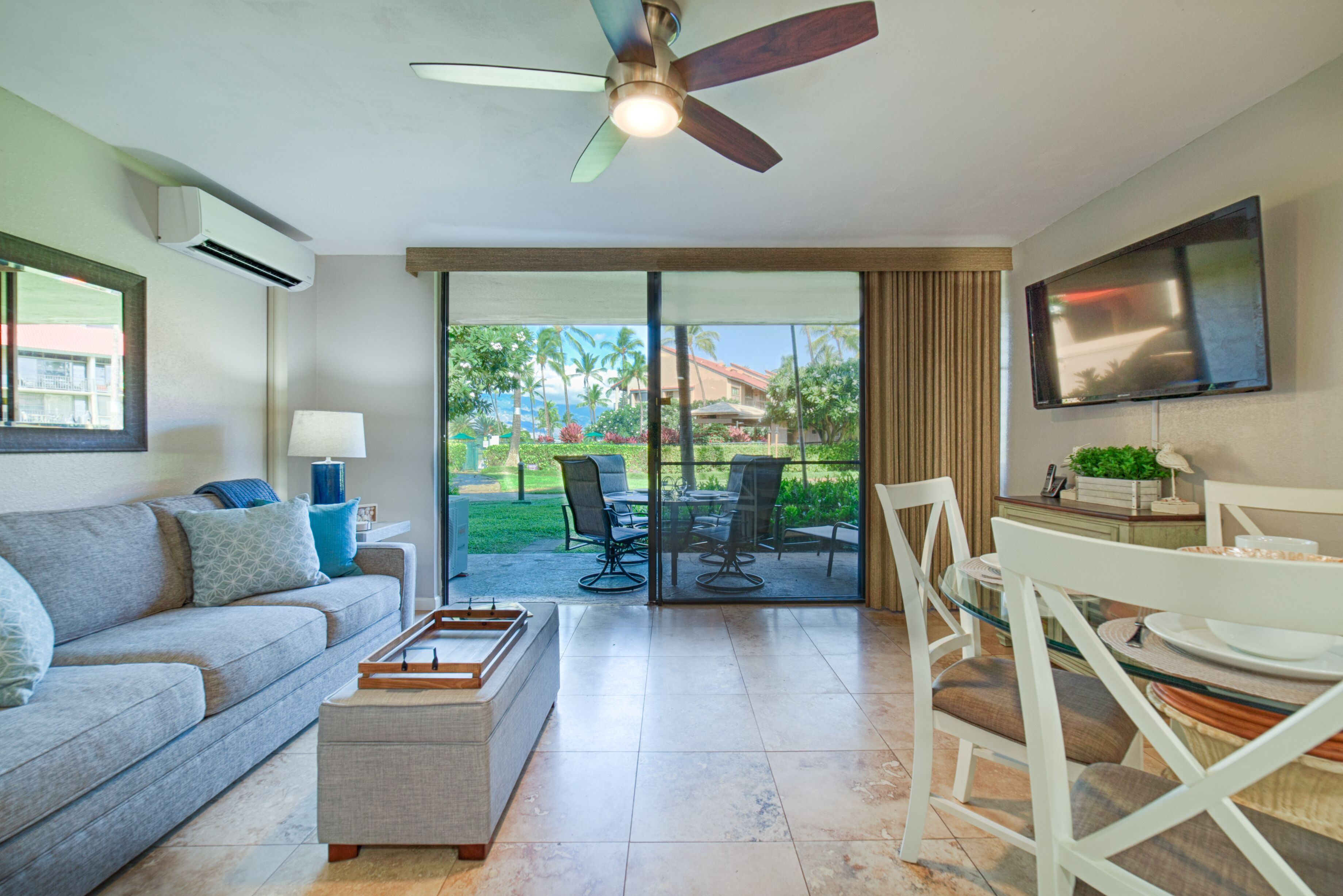 Oceanfront Complex - Newly Remodeled, steps to Beach & Pool, w/ New AC, Wifi