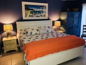 2 slaapkamers, een strijkplank/strijkijzer, internet, beddengoed