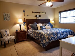 1 slaapkamer, een strijkplank/strijkijzer, internet, beddengoed