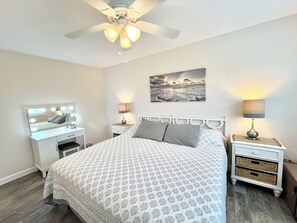 2 bedrooms, iron/ironing board, Internet, bed sheets