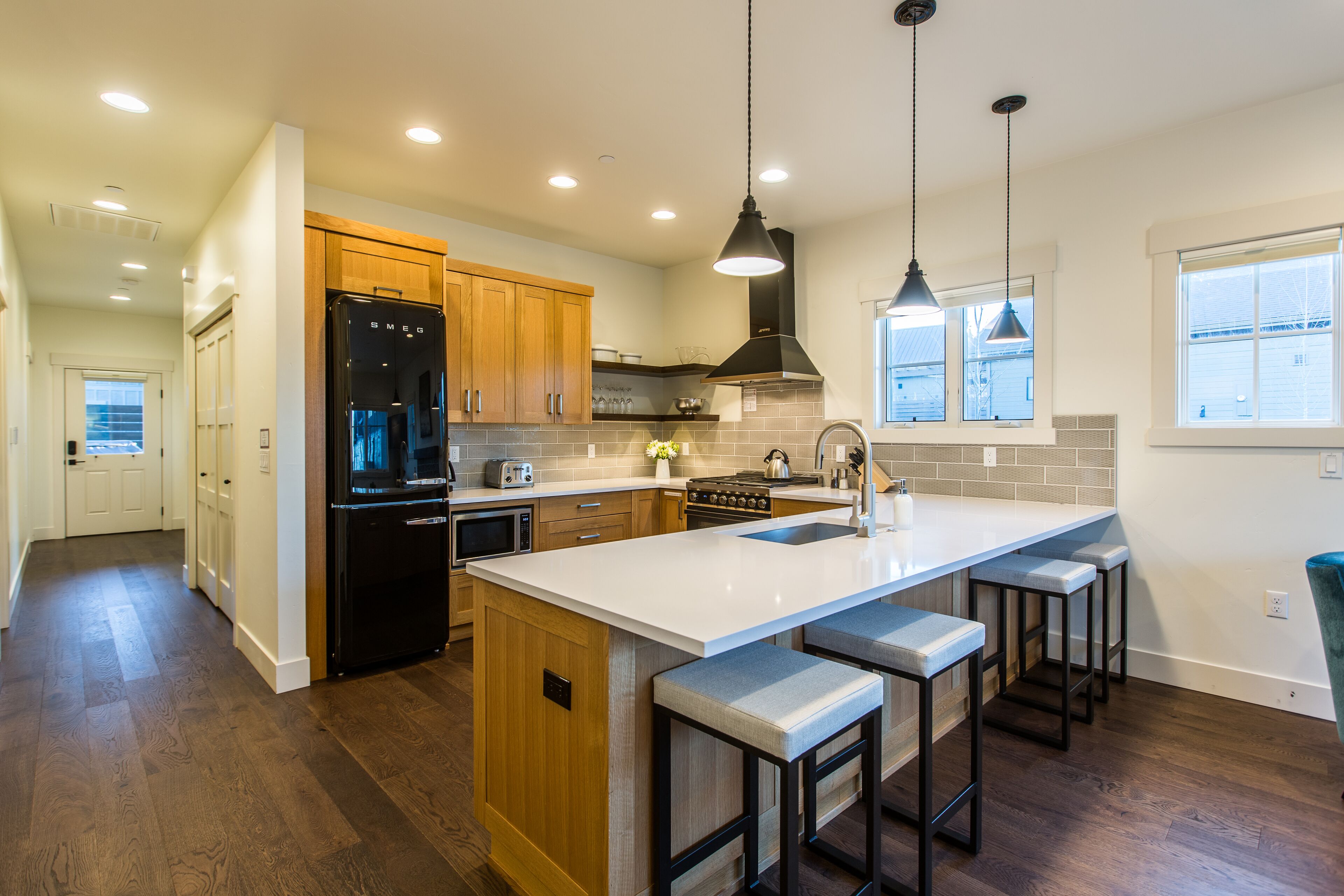 CUTE! Heart of resort w/ amenities ~ private patio ~ pocket park ~ wifi ~ 🐶