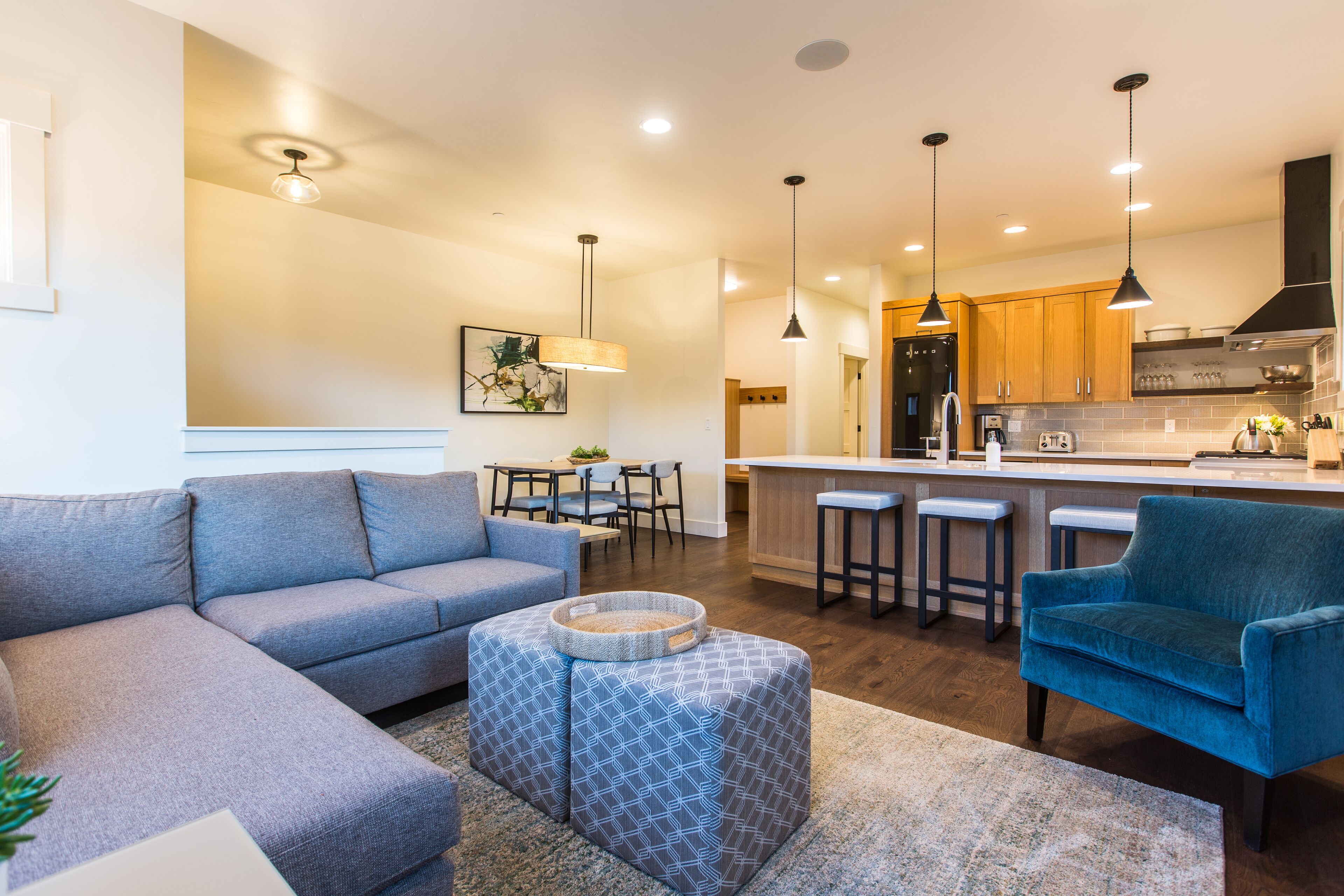 CUTE! Heart of resort w/ amenities ~ private patio ~ pocket park ~ wifi ~ 🐶