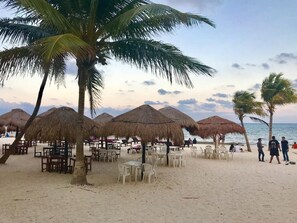 ชายหาด