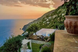 Property grounds - VILLA COSTIERA - Five Bedroom Villa, Sleeps 10 (Amalfi)