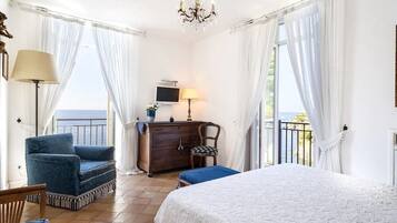 8 bedrooms, iron/ironing board, Internet, wheelchair access