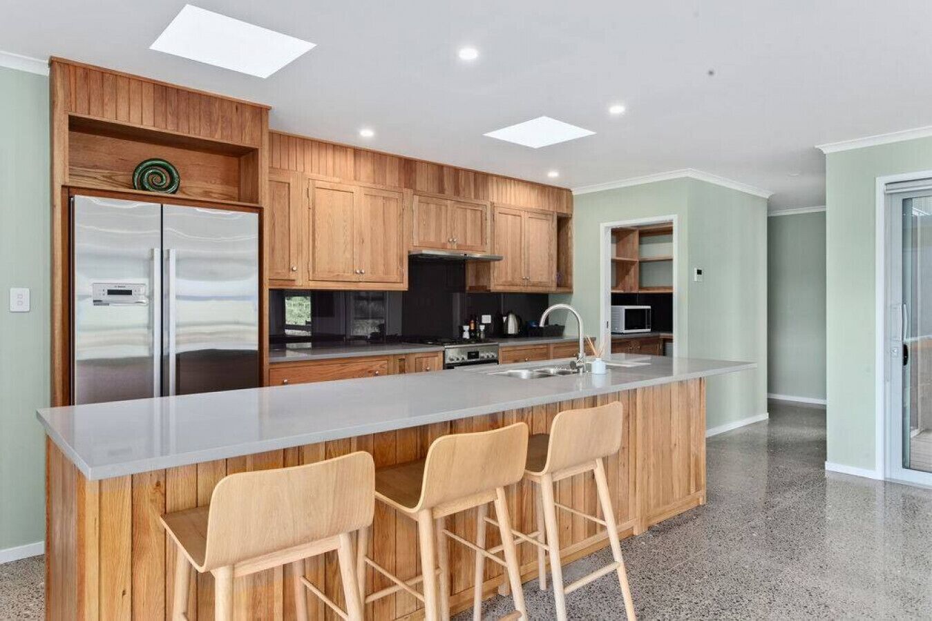 冰箱、微波炉、烤箱、炉灶