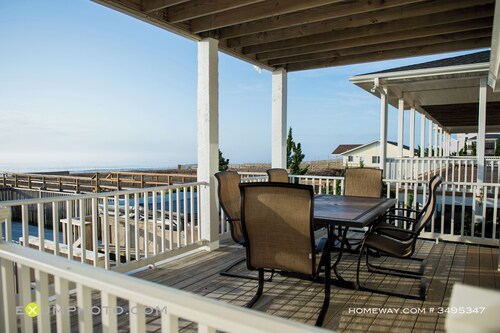 Propiedad de 6 dormitorios frente al mar con piscina privada y bañera de hidromasaje