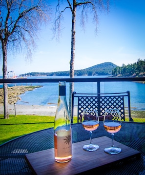Beach/ocean view - Galiano Oceanfront Inn & Spa  (Galiano)