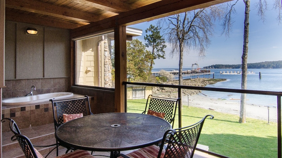 Galiano Oceanfront Inn & Spa