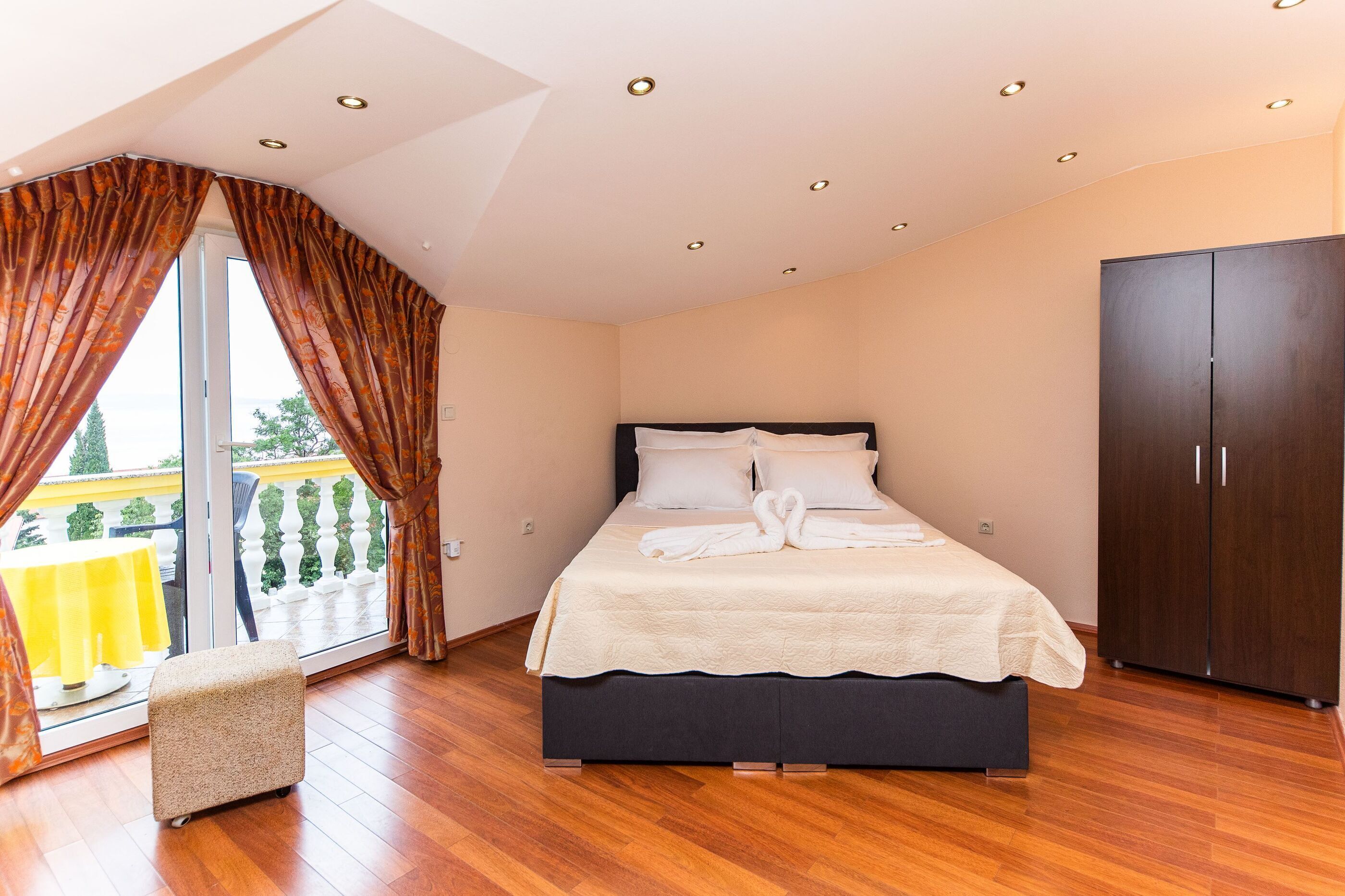 Bügeleisen/Bügelbrett, kostenloses WLAN