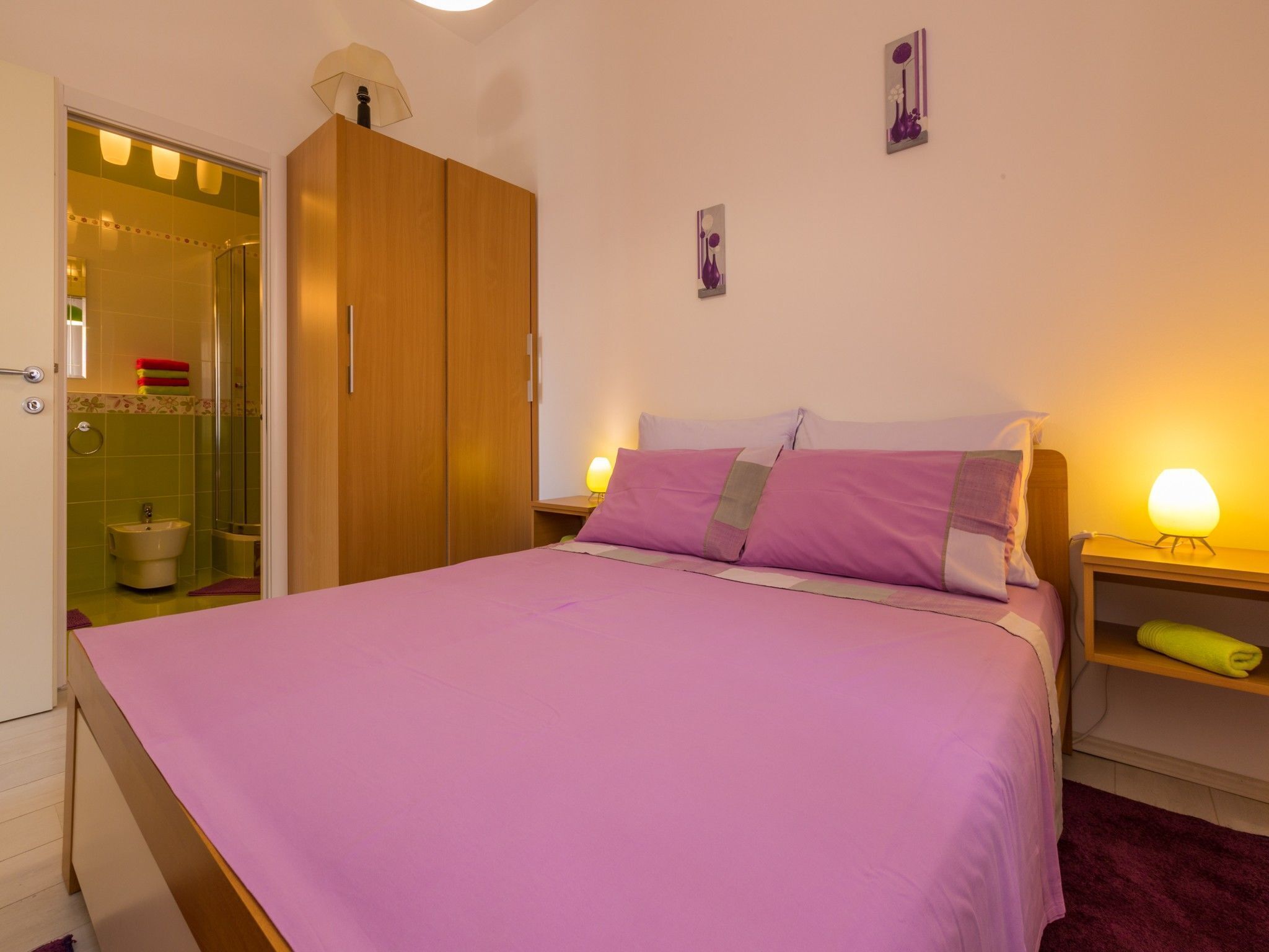 Free WiFi, bed sheets