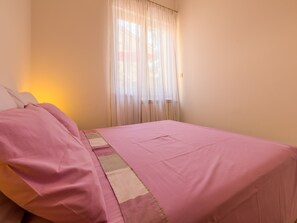 Accès au Wi-Fi (inclus), literie fournie