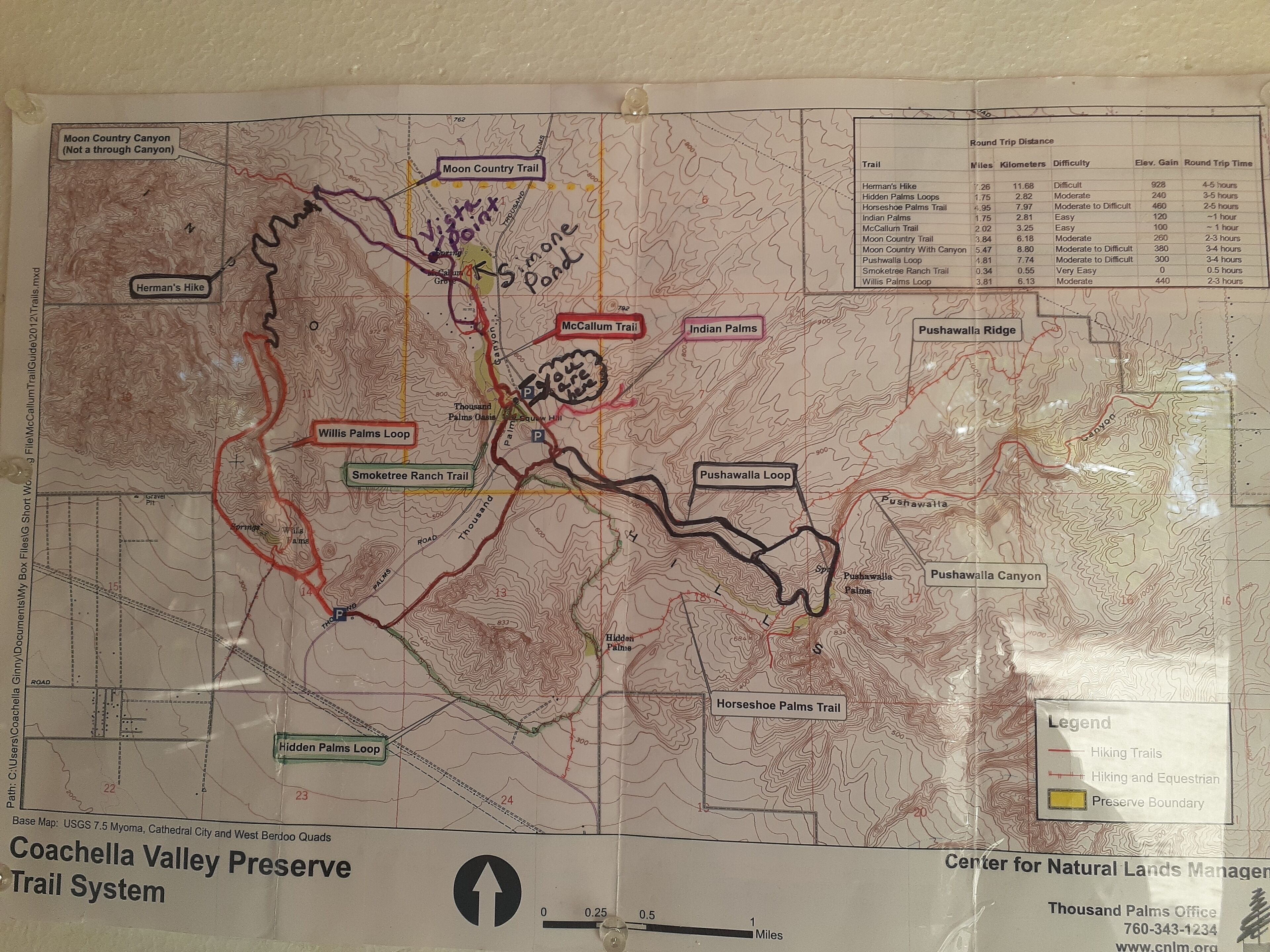 Un mapa detallado del sistema de senderos del Reserva de Coachella Valley, que incluye varios senderos para caminatas y puntos de interés.