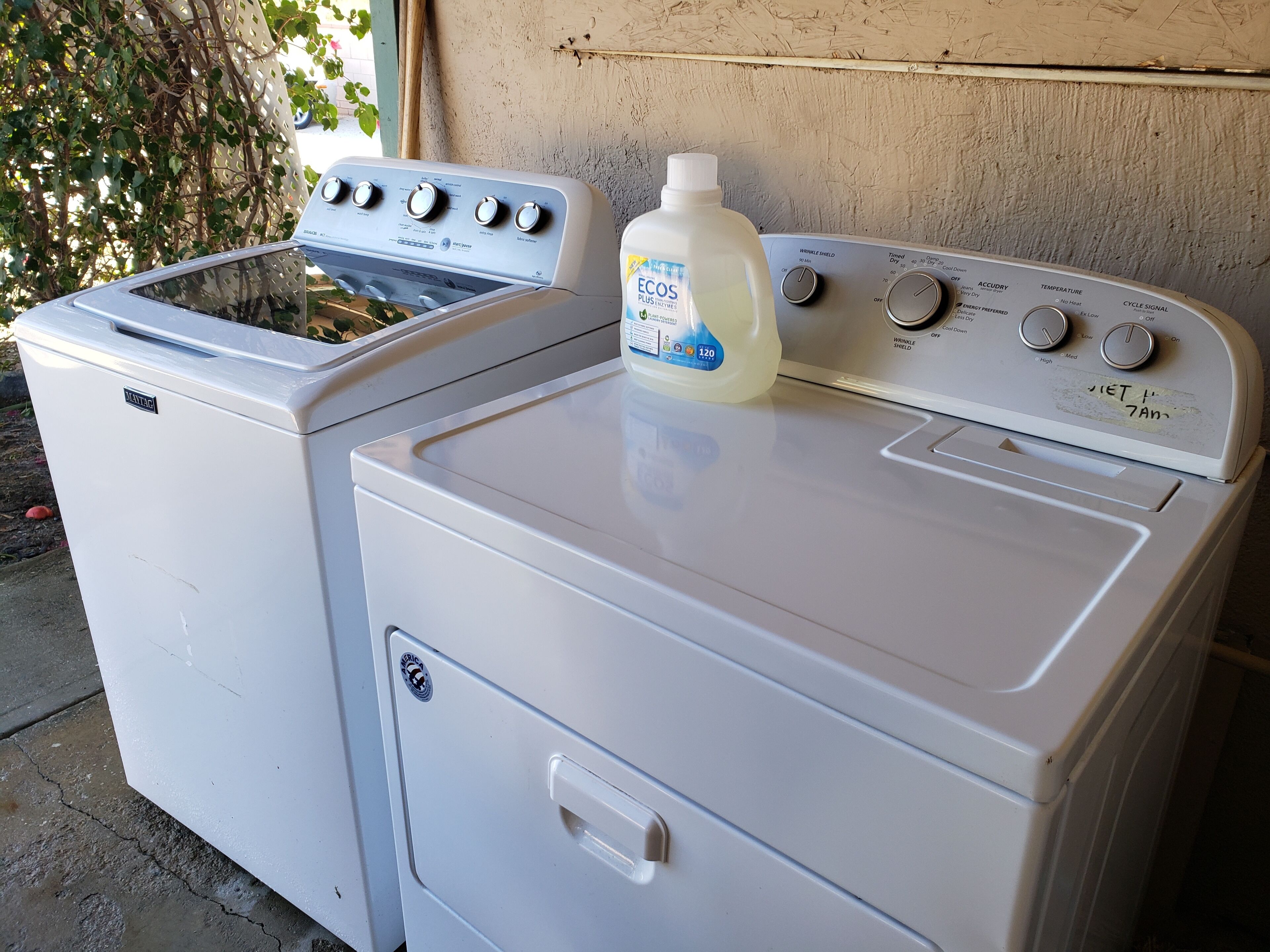 Room, 1 Bedroom - Shared Bath | Laundry