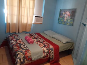 Blackout drapes, free WiFi, bed sheets