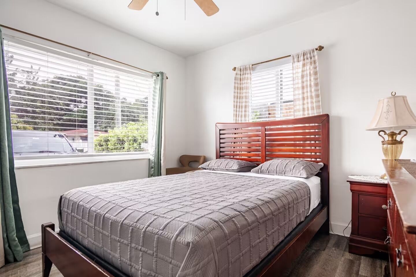 2 dormitorios, tabla de planchar con plancha, wifi gratis y ropa de cama