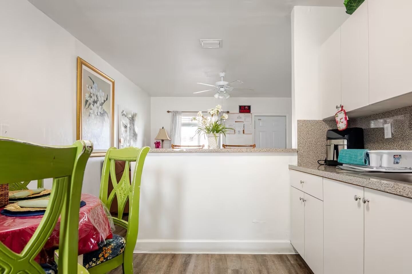 雪櫃、微波爐、焗爐、爐具