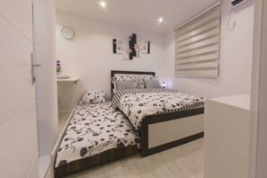 Leilighet, 1 soverom | 1 soverom, minibar, skrivebord og lydisolert