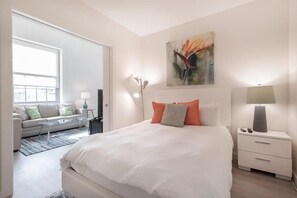 1 habitación, escritorio, tabla de planchar con plancha y wifi gratis 