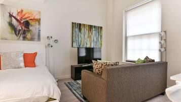 Desk, iron/ironing board, free WiFi, bed sheets