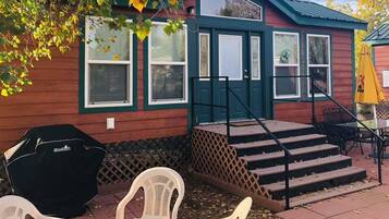 Deluxe Cabin, 2 Bedrooms | Pillow-top beds, individually decorated, individually furnished