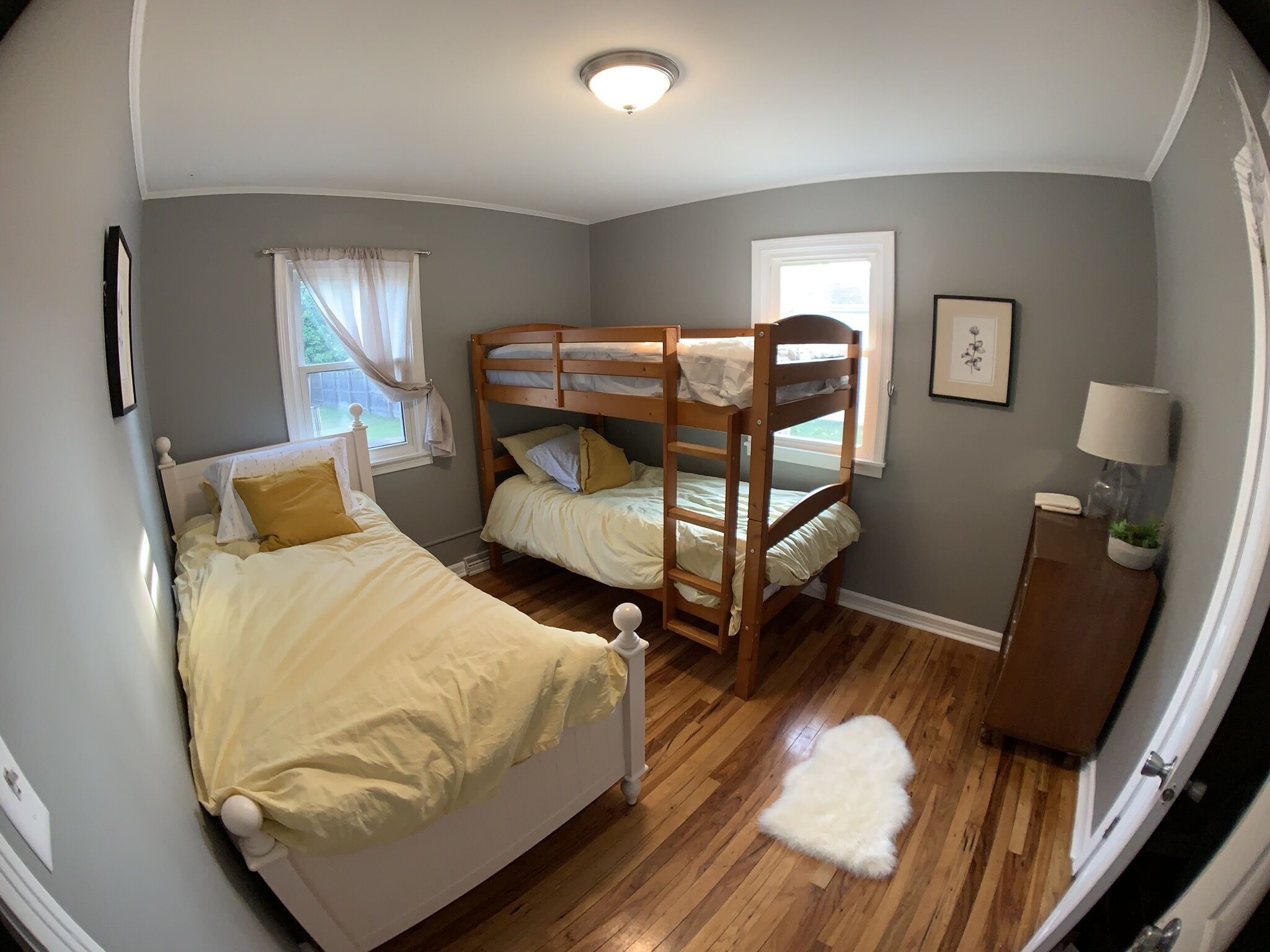 The Corby House- 3 bedrooms, pool table & hot tub!