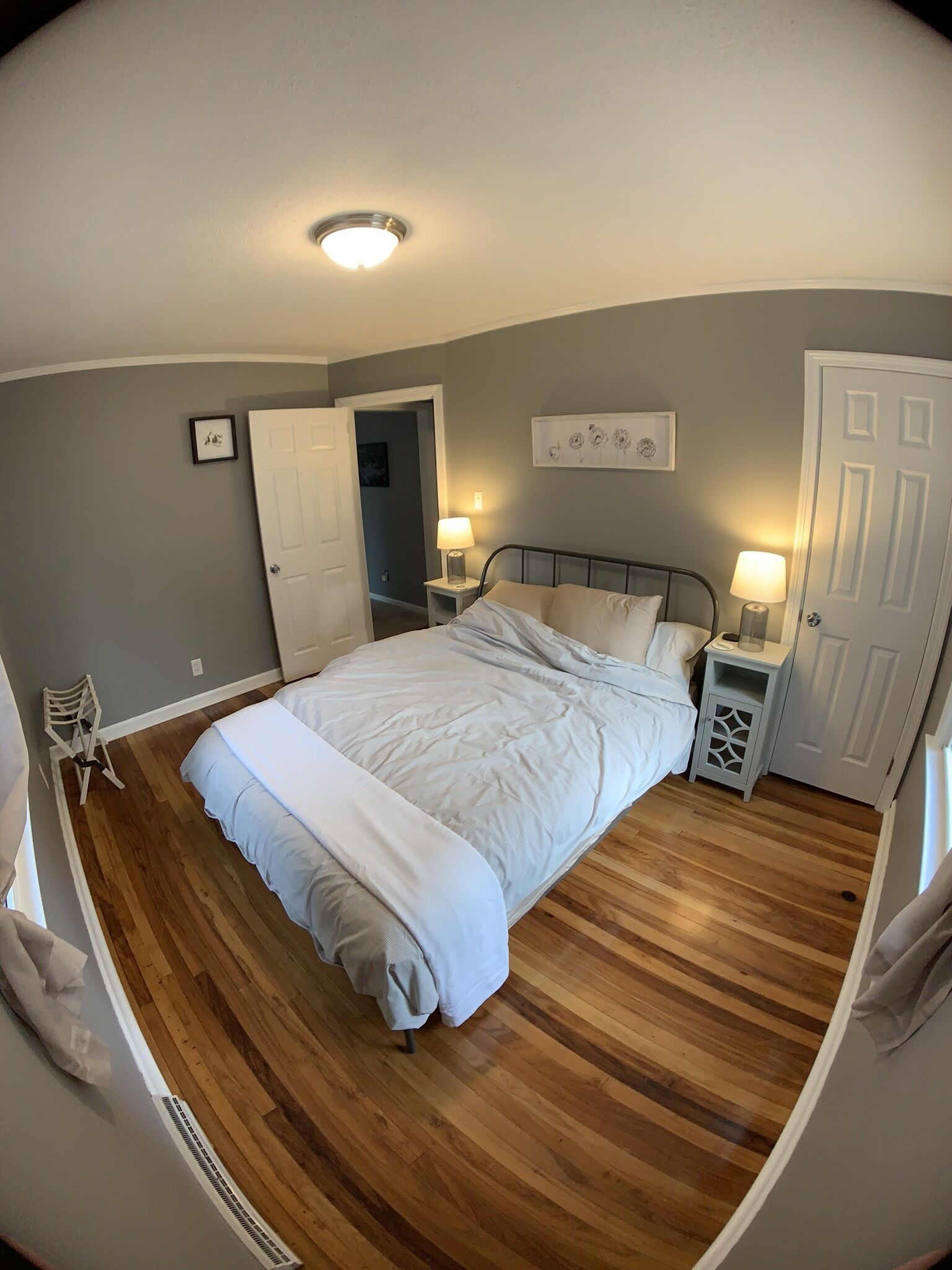 The Corby House- 3 bedrooms, pool table & hot tub!