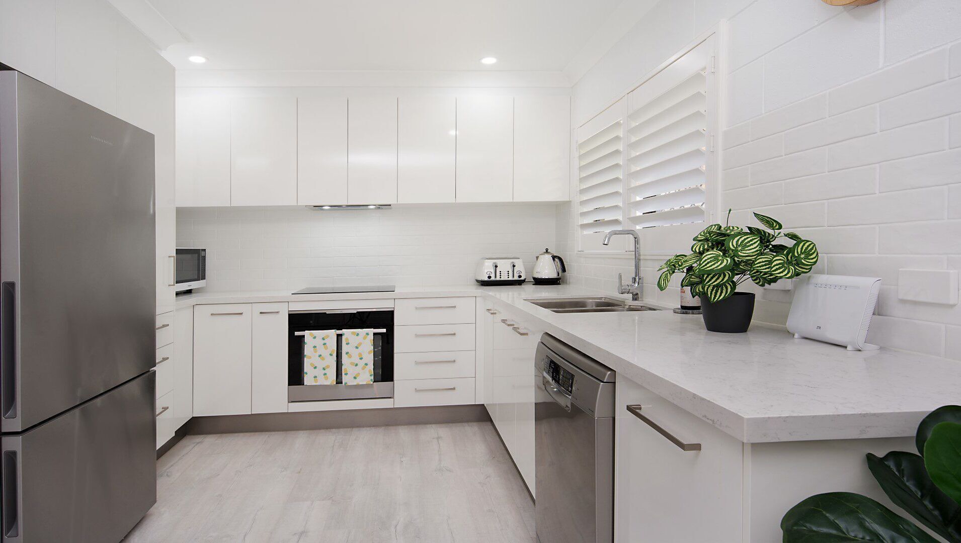 Microwave, dishwasher