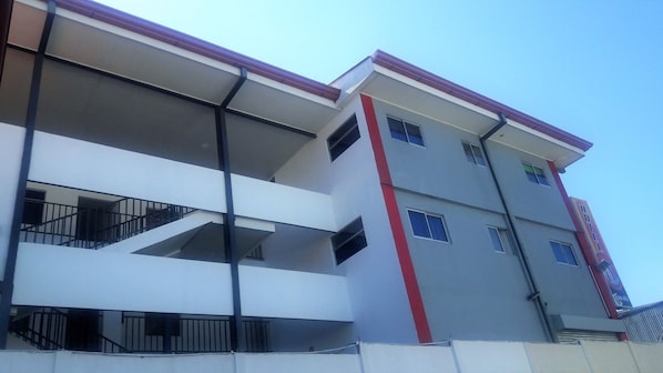 Mặt tiền nơi lưu trú