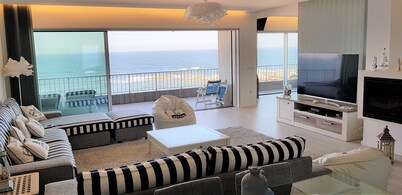 Atlantico seafront luxury apartment!