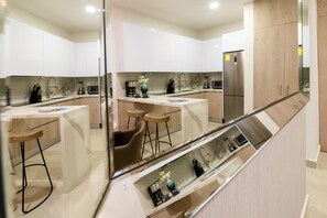 43-inch Smart TV with digital channels, TV, Netflix - Distrito Corazón (Playa del Carmen)