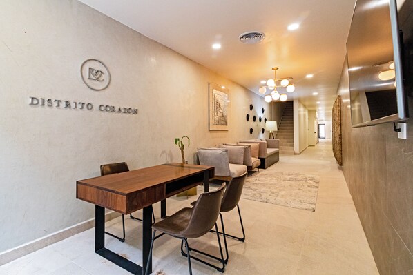 Lobby sitting area - Distrito Corazón (Playa del Carmen)