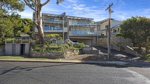 Exterior - Hi Tide 3 - Perfect Position (AVOCA BEACH)