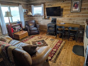 Smart TV, fireplace, music library