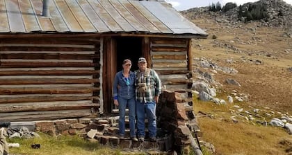 Log Cabin Sleeps 2-7 Base of Beartooth Mtn Near Cody WY & Yellowstone Natl Park