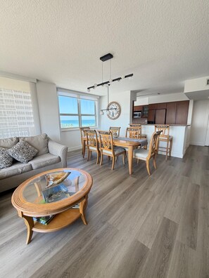Dining - Beachfront Condo w/ Pool, Gym & Ocean Views (Hallandale Beach)