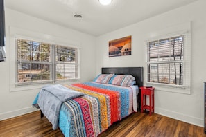 2 bedrooms, desk, iron/ironing board, travel crib