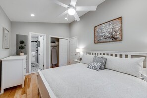 4 habitaciones, escritorio, tabla de planchar con plancha y wifi gratis 