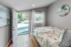 4 bedrooms, desk, iron/ironing board, free WiFi