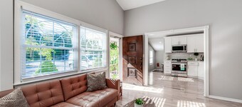 Sunny Retreat 4 BR Ranch w Spacious Backyard 