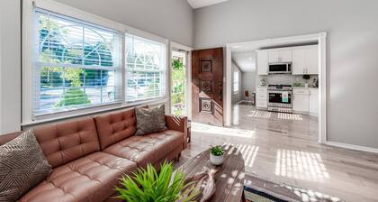 Sunny Retreat 4 BR Ranch w Spacious Backyard