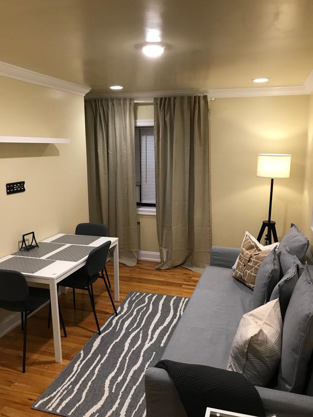 1631 4E · Awesome 2bed Apt-20 min to NYC/Parking Avail.