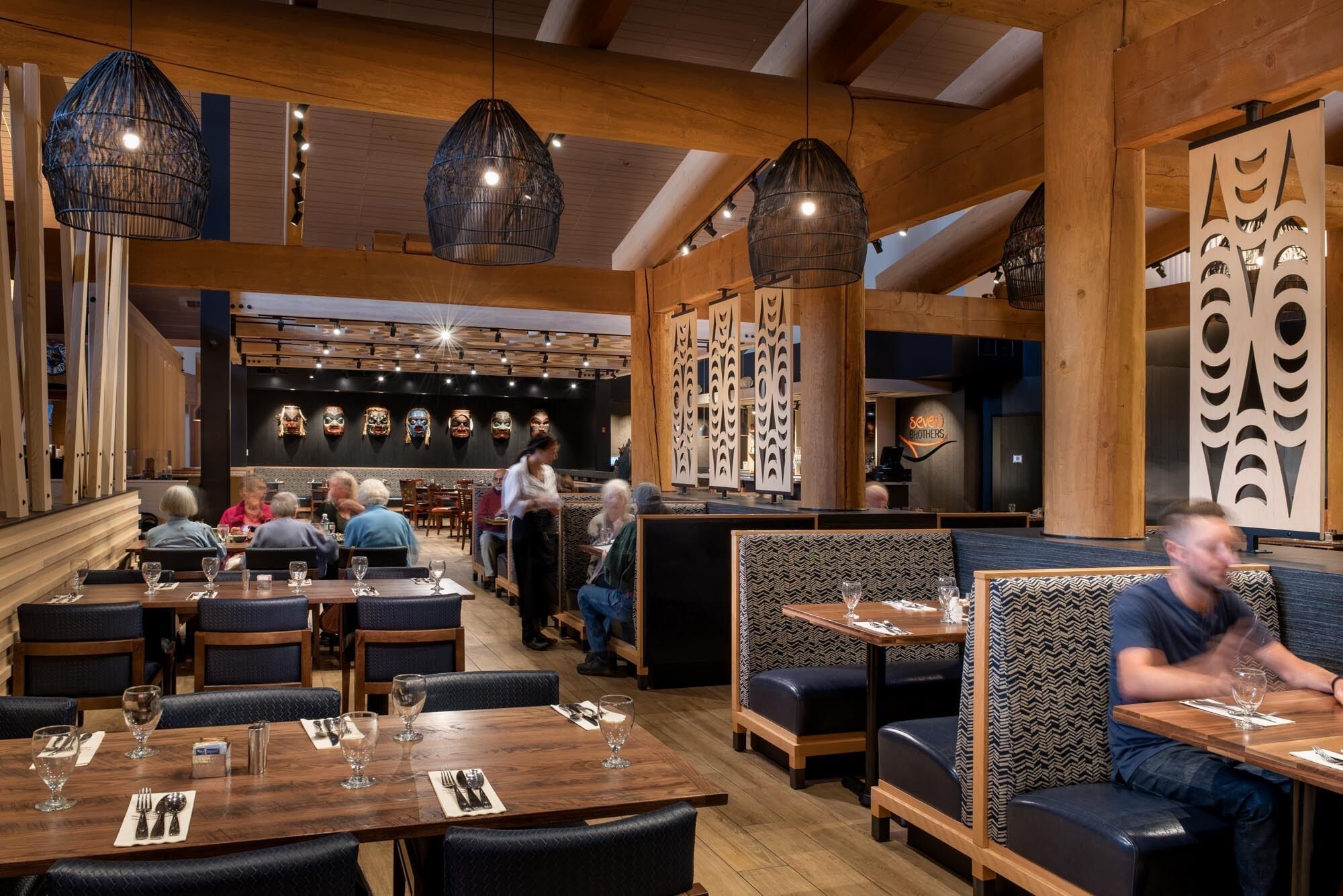 2 restaurants, breakfast, lunch, dinner served; american cuisine