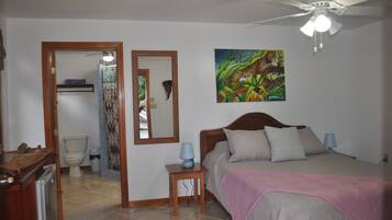 1 slaapkamer, een strijkplank/strijkijzer, gratis wifi, beddengoed