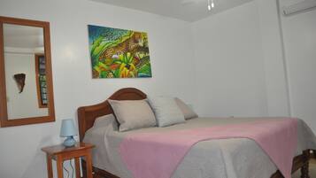 1 chambre, fer et planche à repasser, Wi-Fi gratuit, draps fournis