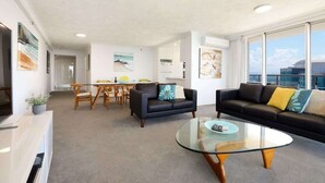 Living area - 26C Peninsula Surfers Paradise Escape Ocean views (Surfers Paradise)