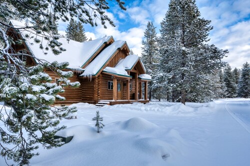 The Hideaway at Ponds Lodge Cabin 21